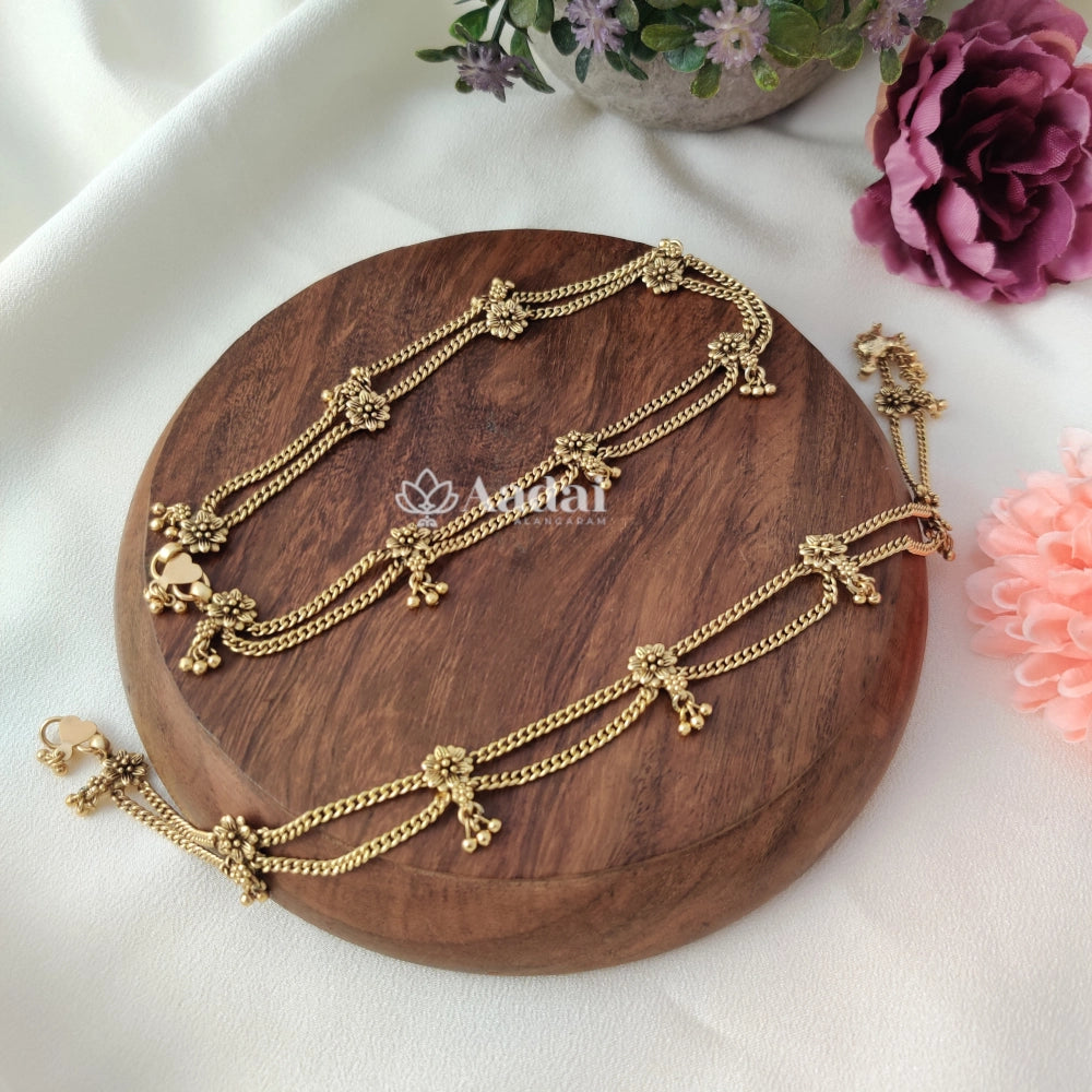 Floral layer chain anklet