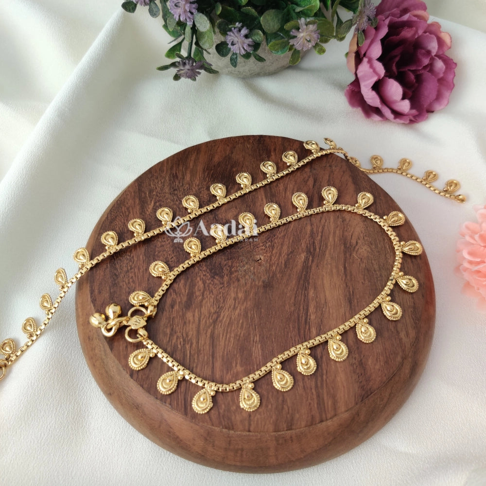 Govi shape antique simple anklet