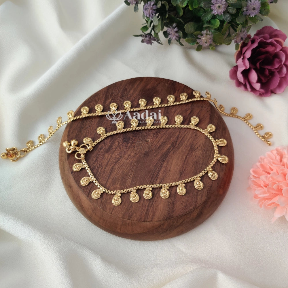 Govi shape antique simple anklet