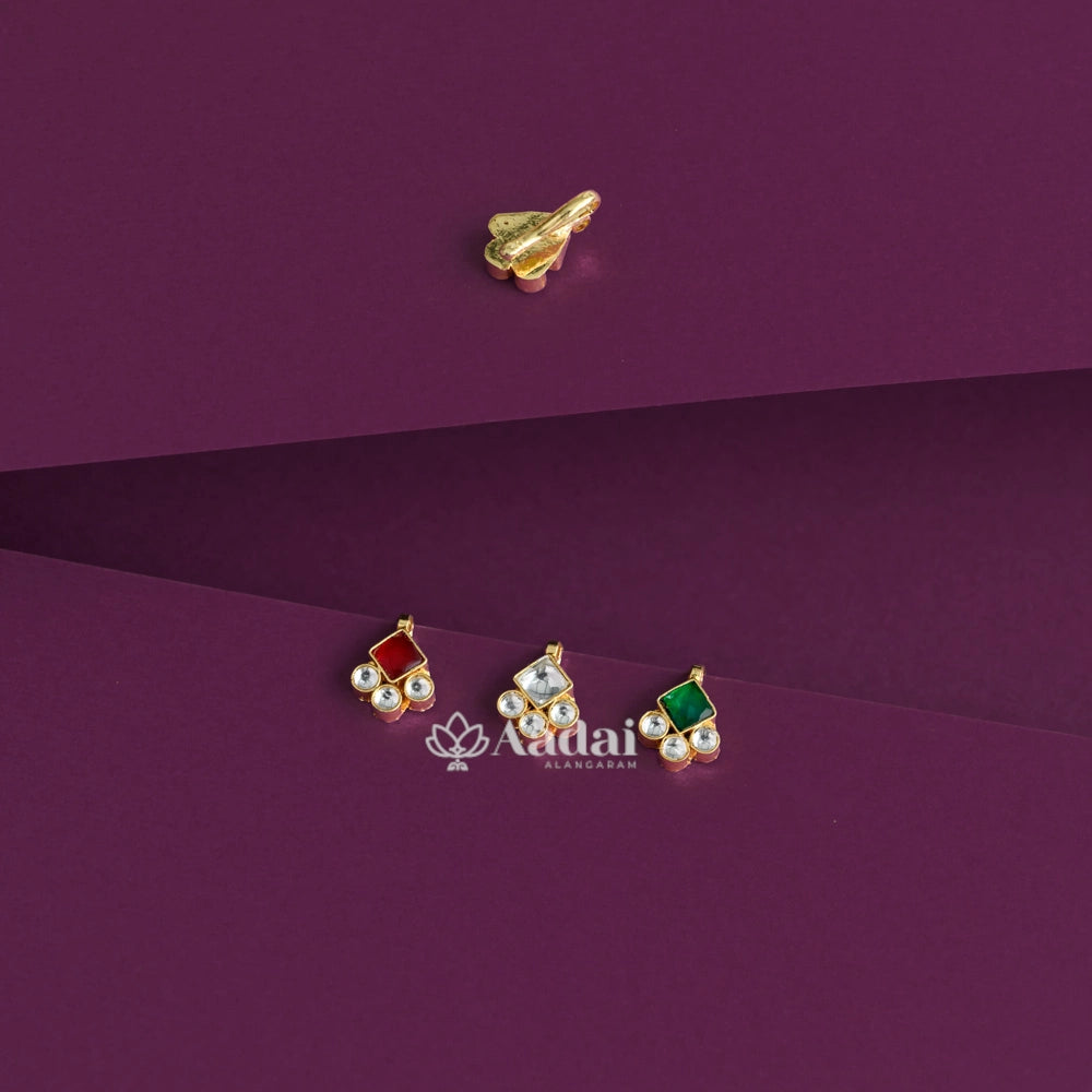 Kundan Nose Pin Diamond Shape