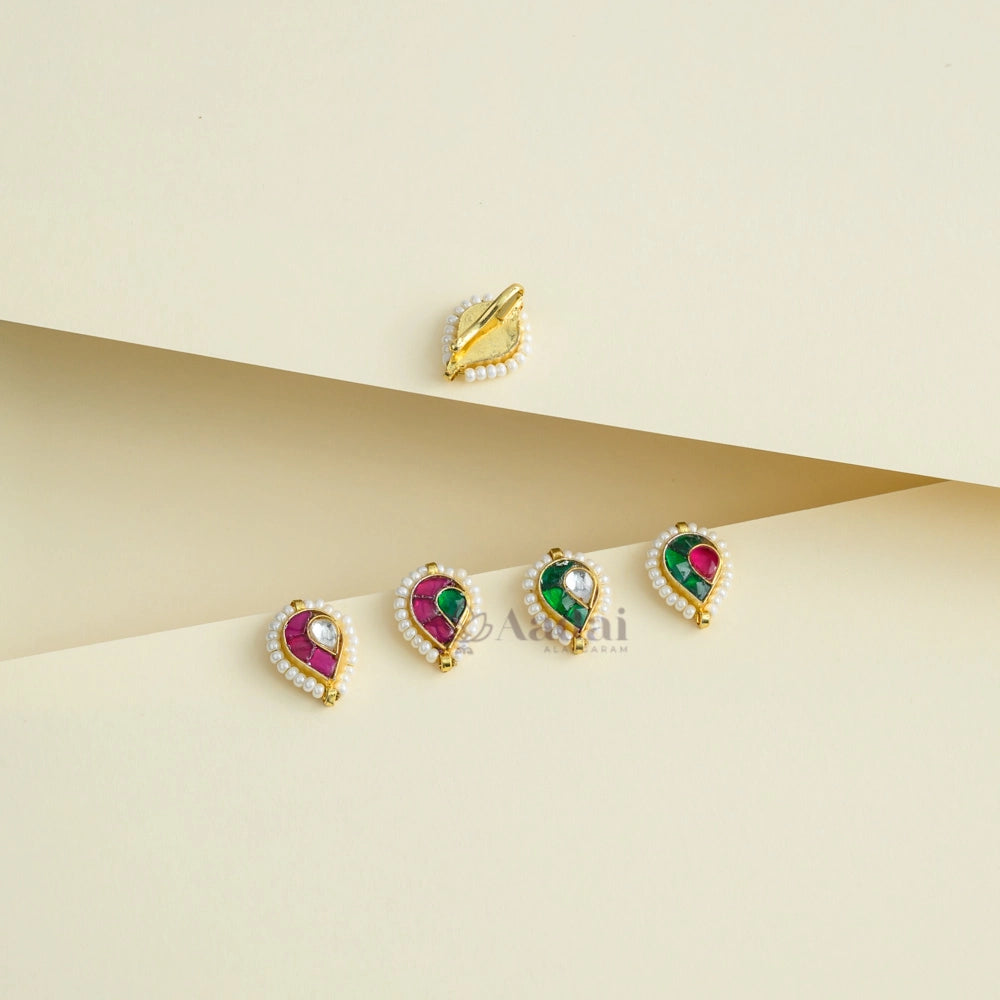 Manga Kundan Nose Pin