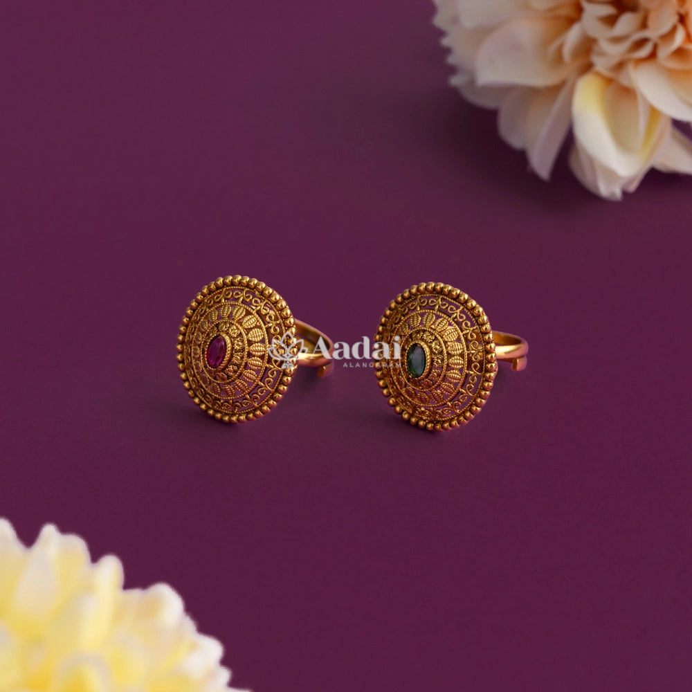 Stunning Adjustable Finger Ring