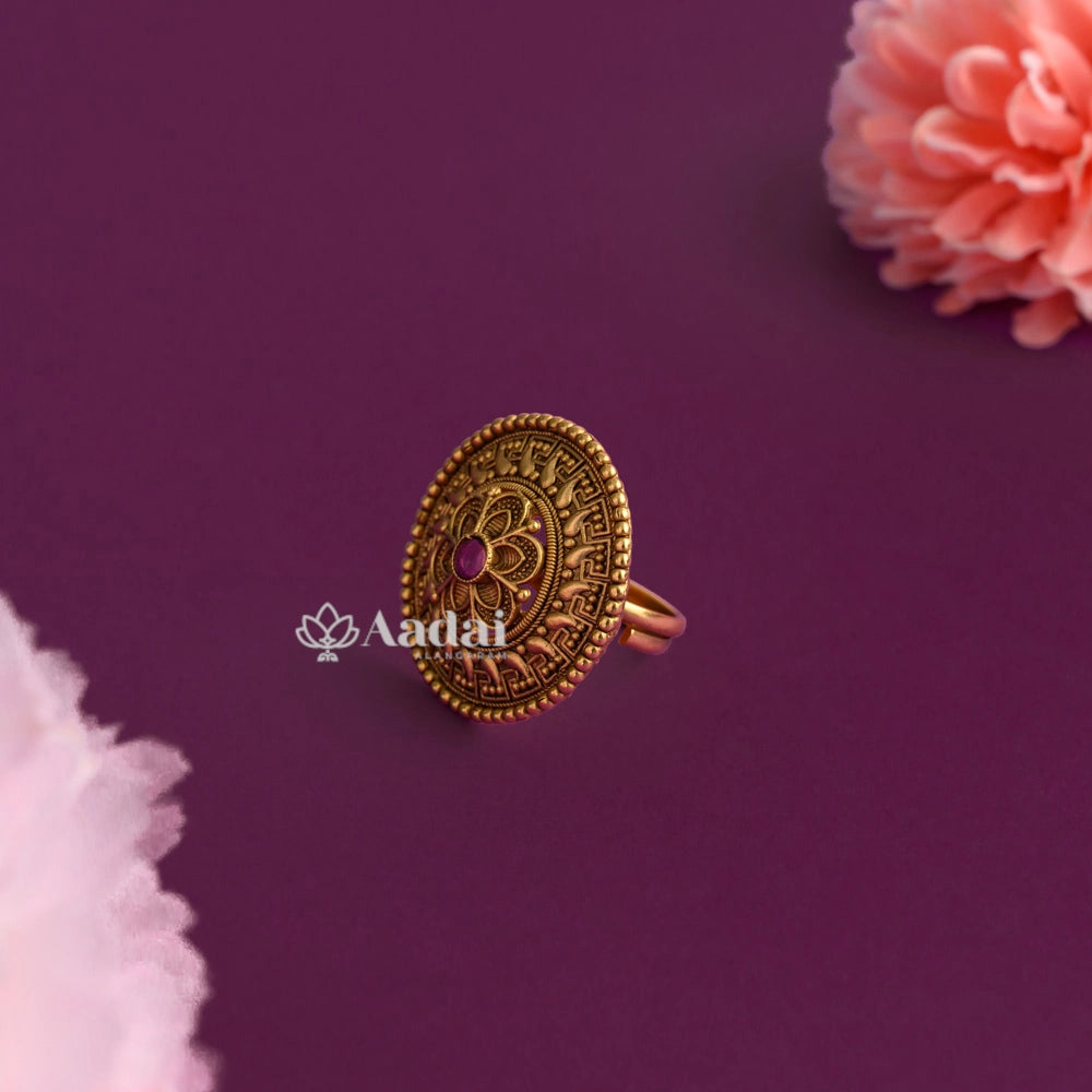 Gorgeous Floral Finger Ring
