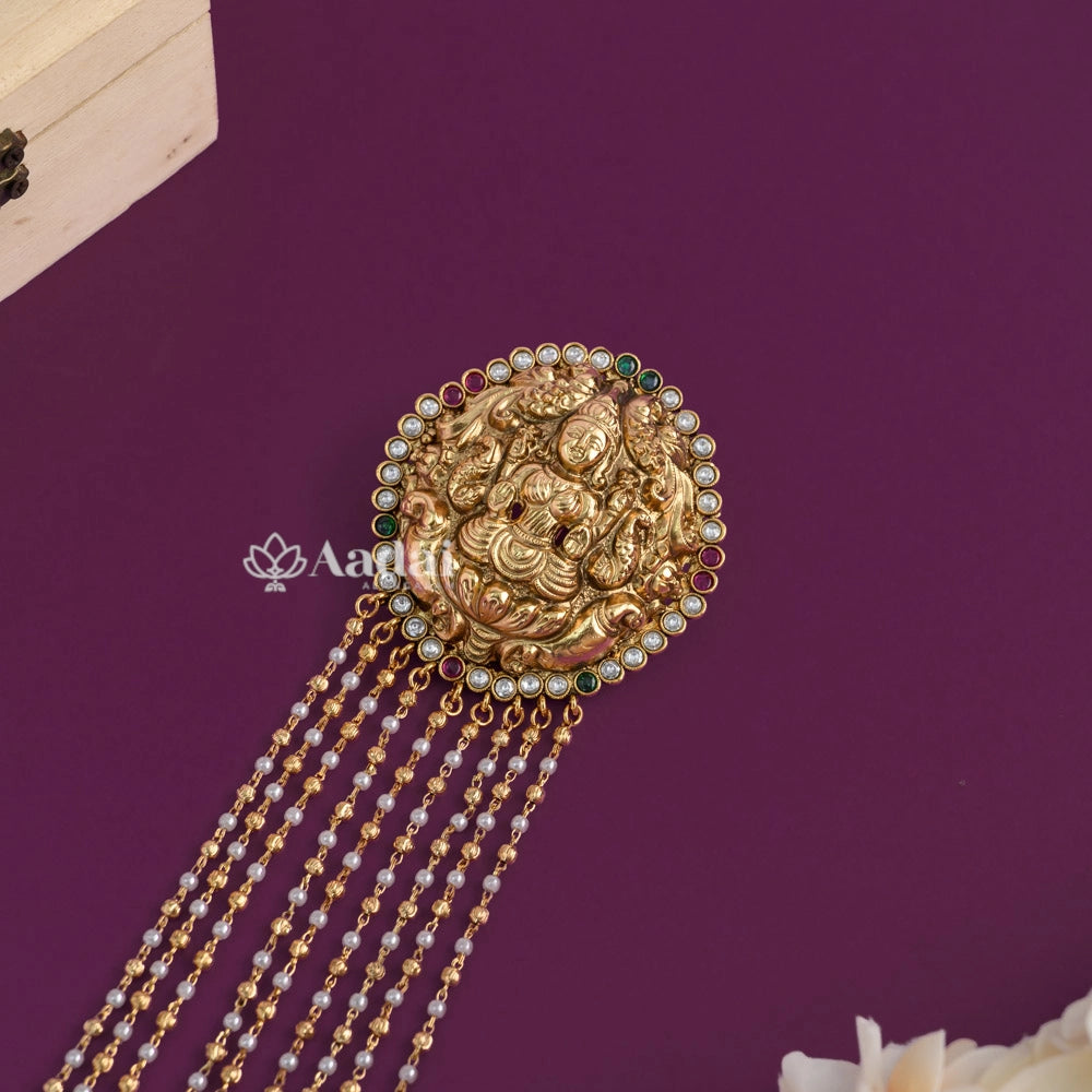 Gracious Lakshmi Jadai Billai With Hanging Pearl & Gold Beads