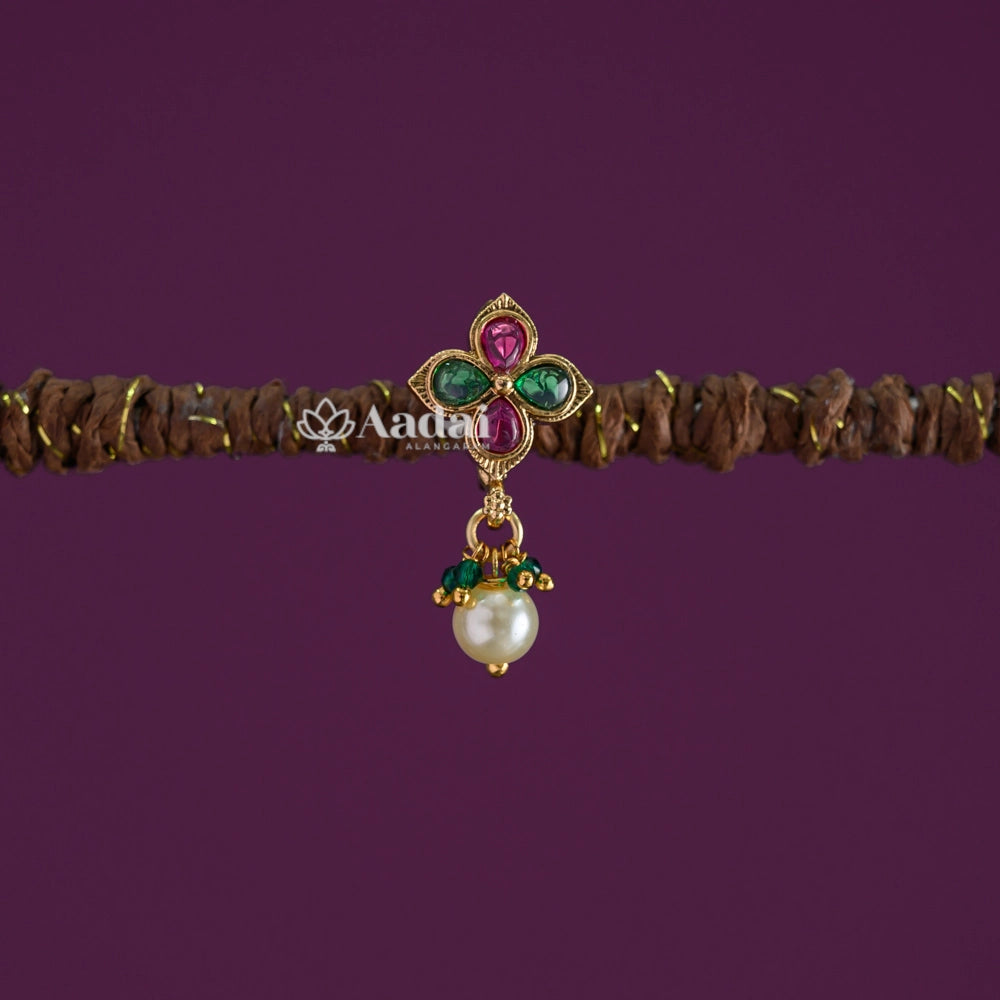 Floral Kemp Nose Pin With Pearl Drop