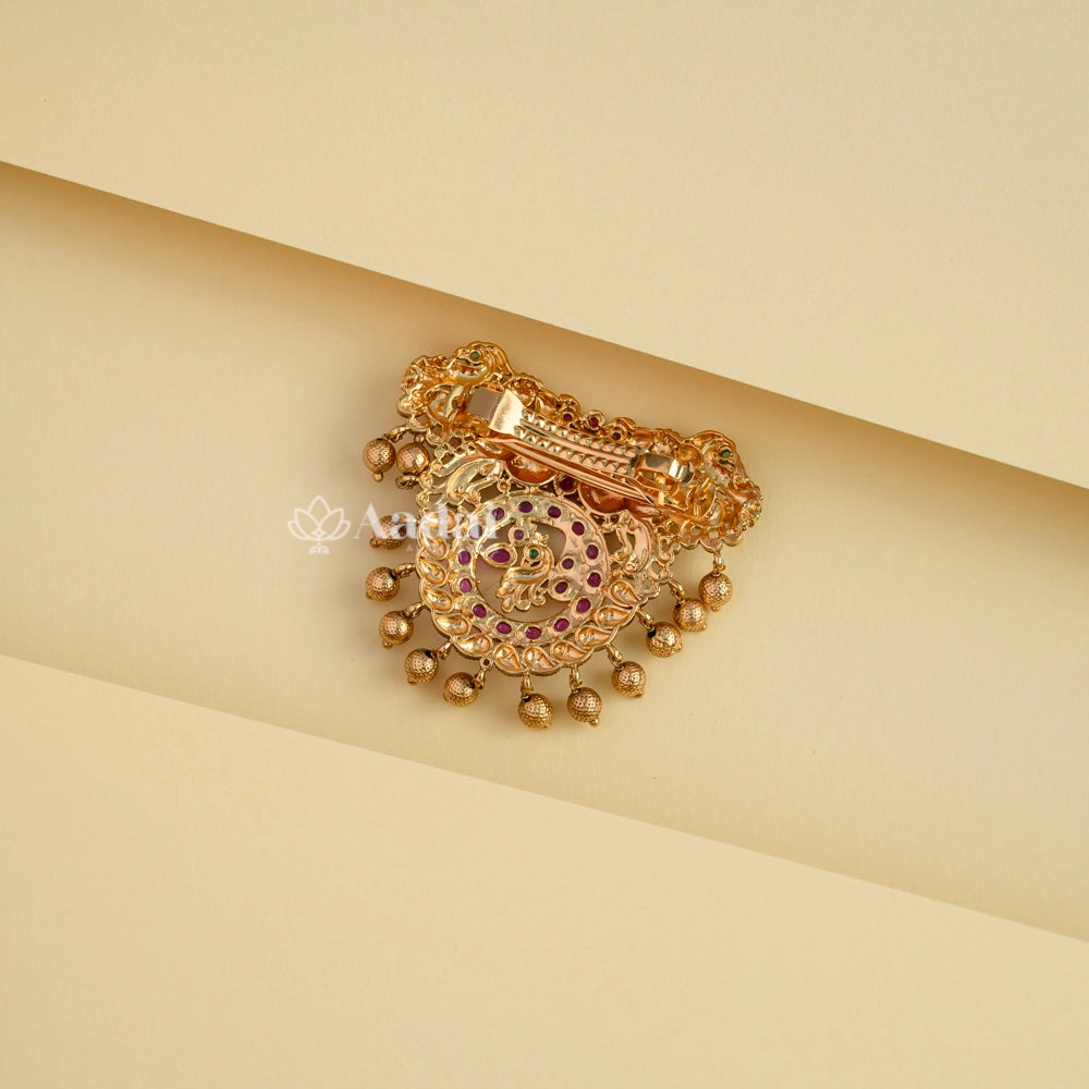 Bedizened Kemp Hari Clip