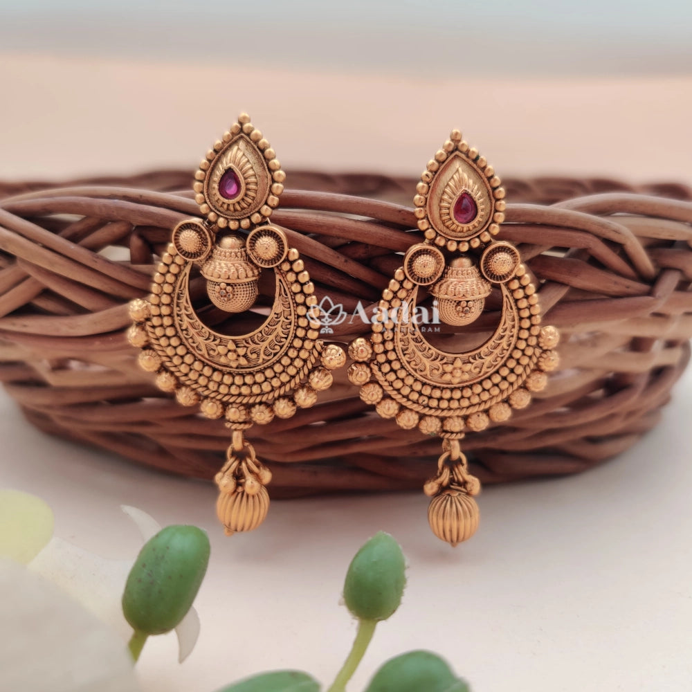Chaand antique earring
