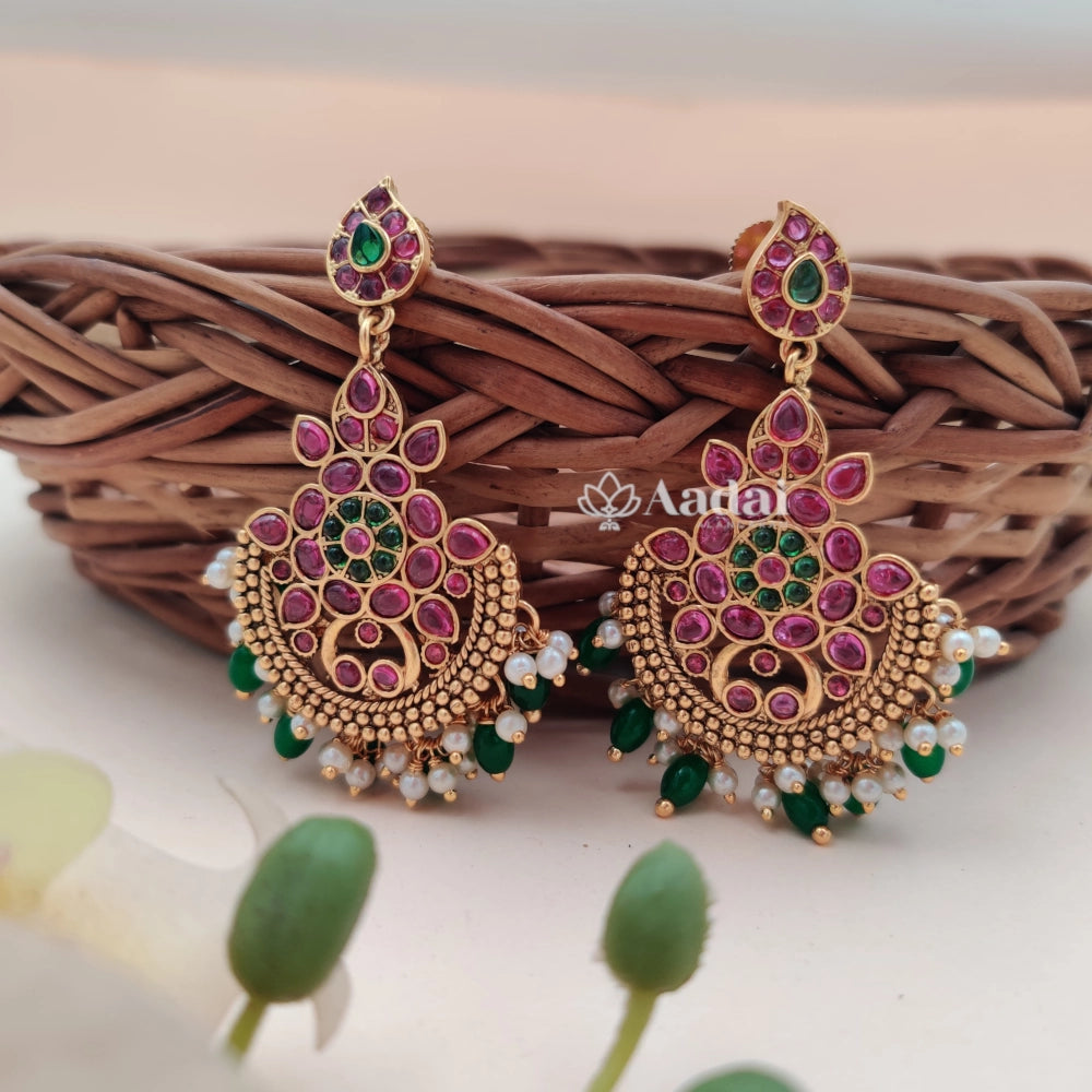 Floral kemp earring