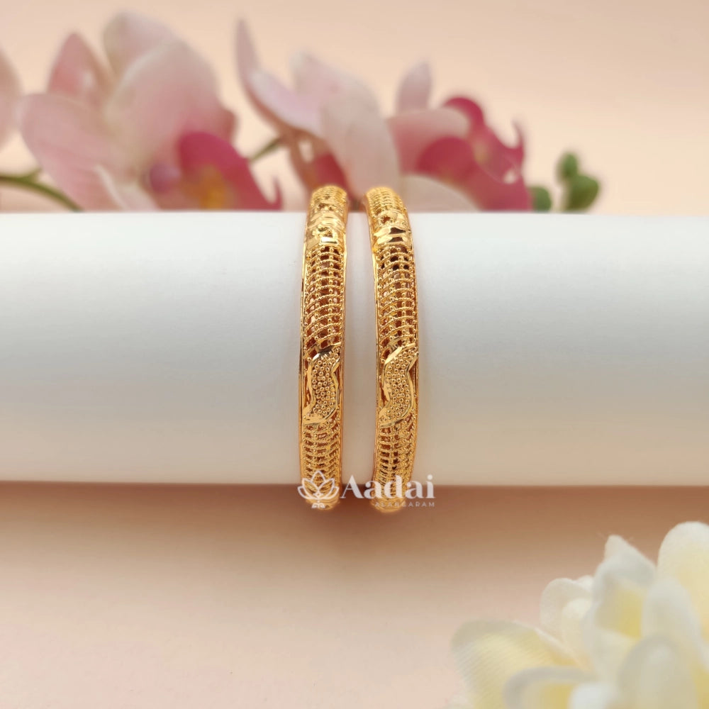 Elegant Gold Kids Bangle