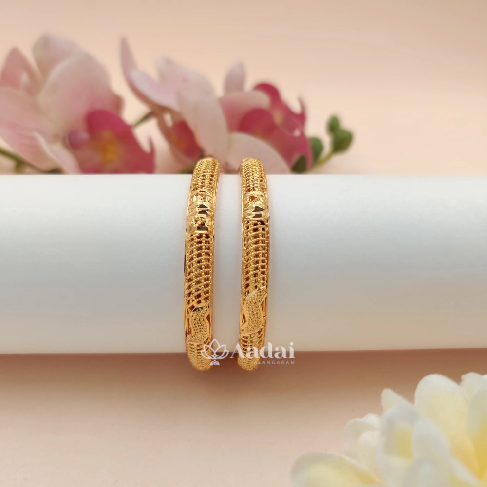 Elegant Gold Kids Bangle