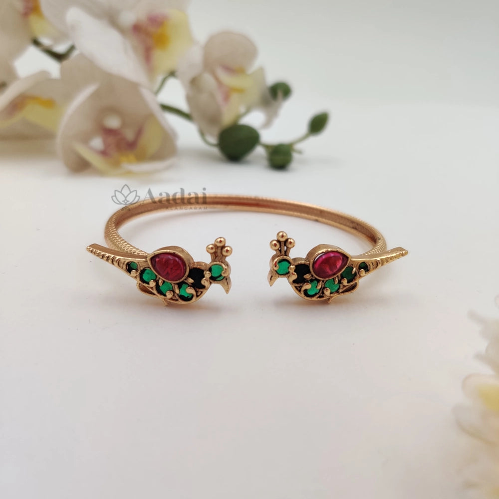 Peacock bracelet - Ruby with green