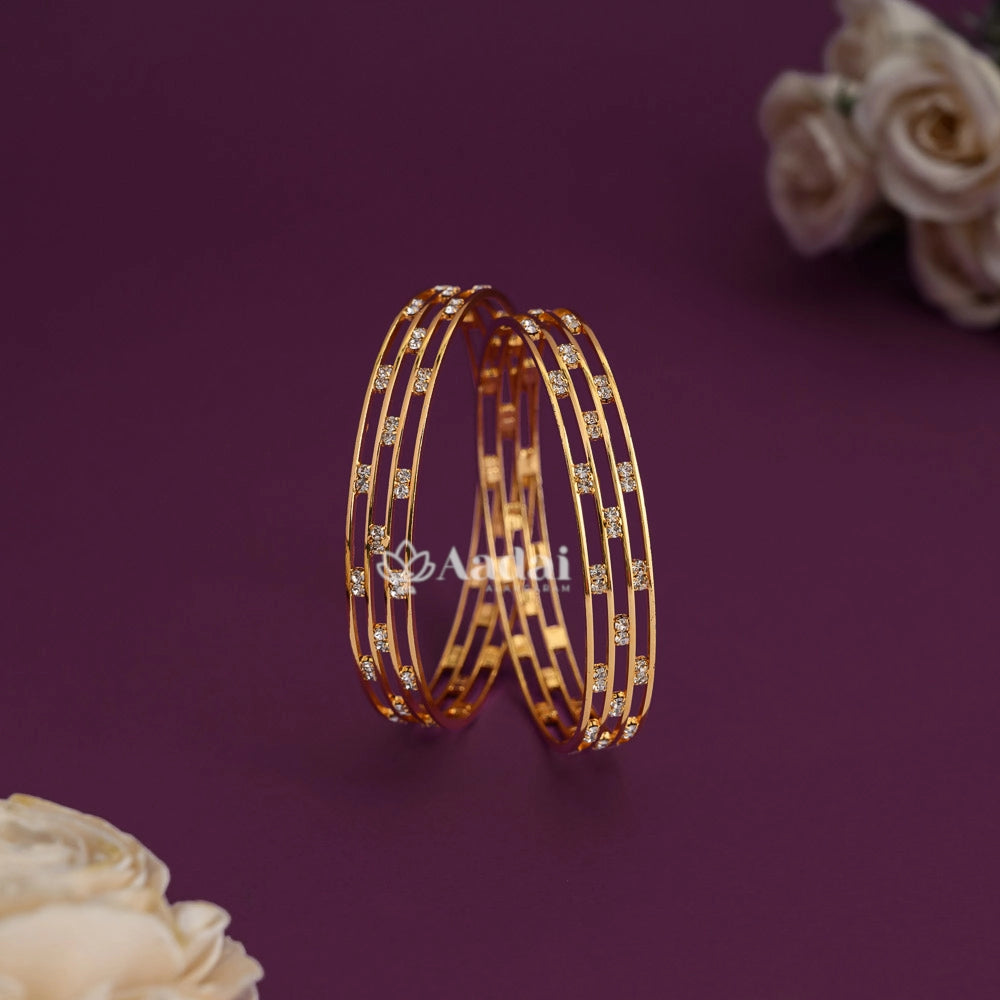 Simple elegant bangle