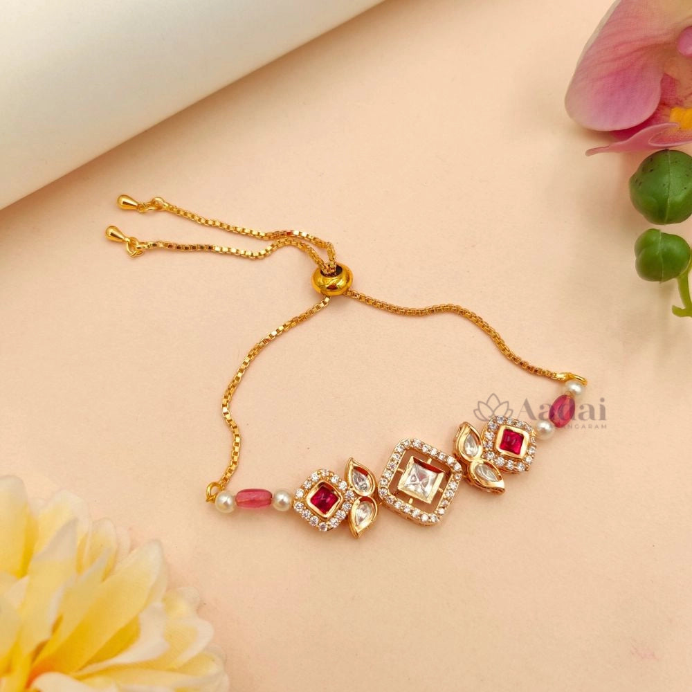 Diamond Shape Kundan Bracelet