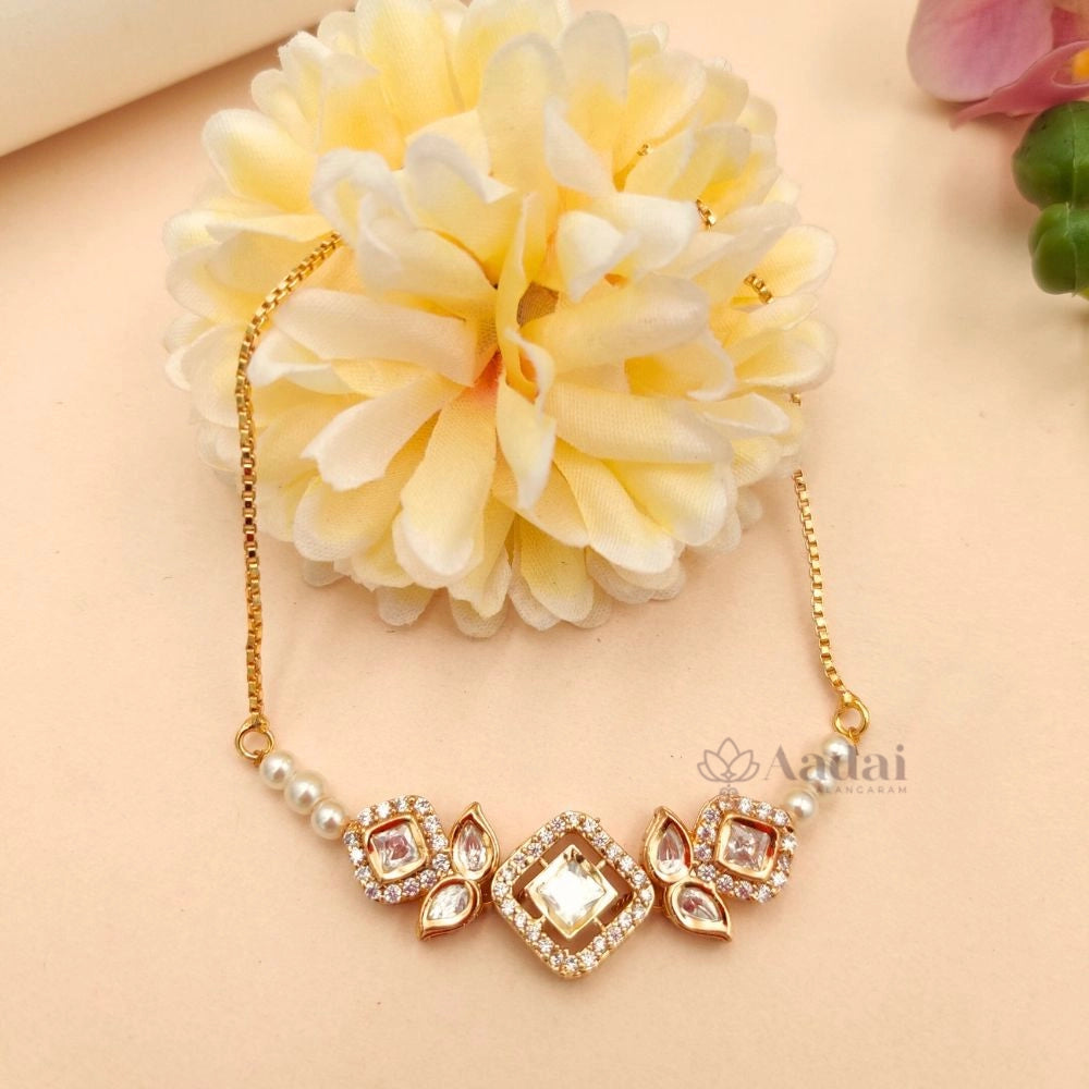 Diamond Shape Kundan Bracelet