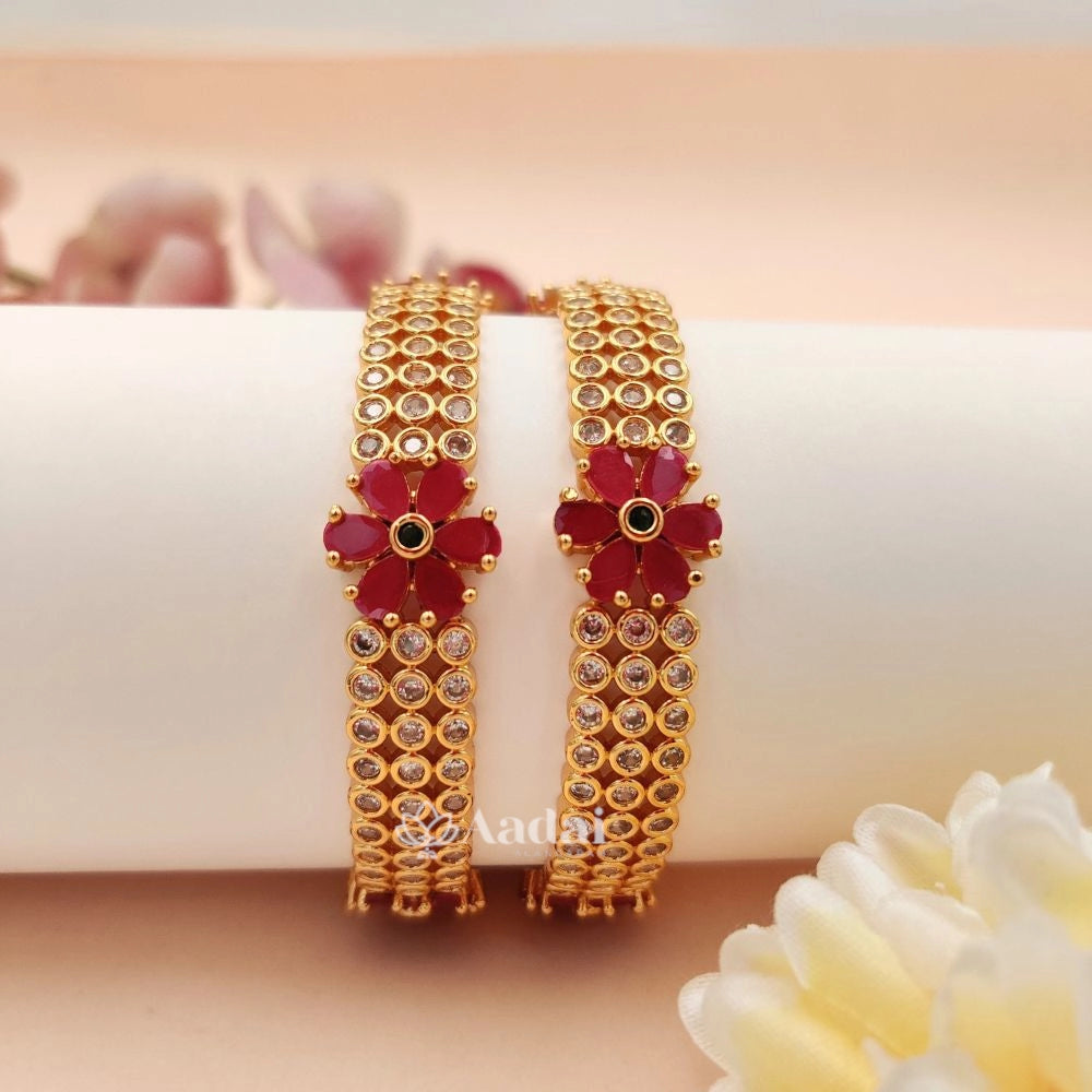 Elegant Floral Bangle