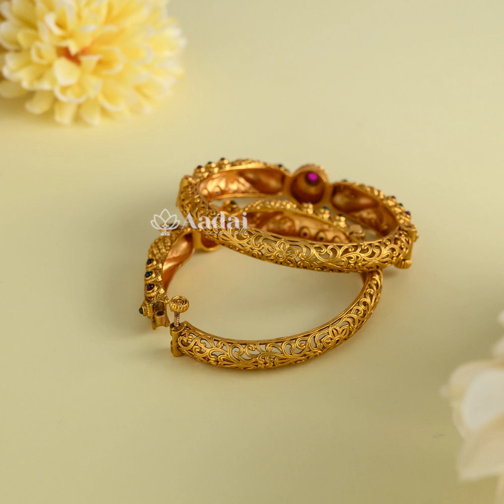 Incarnadine Royal Peacock Kada Bangle