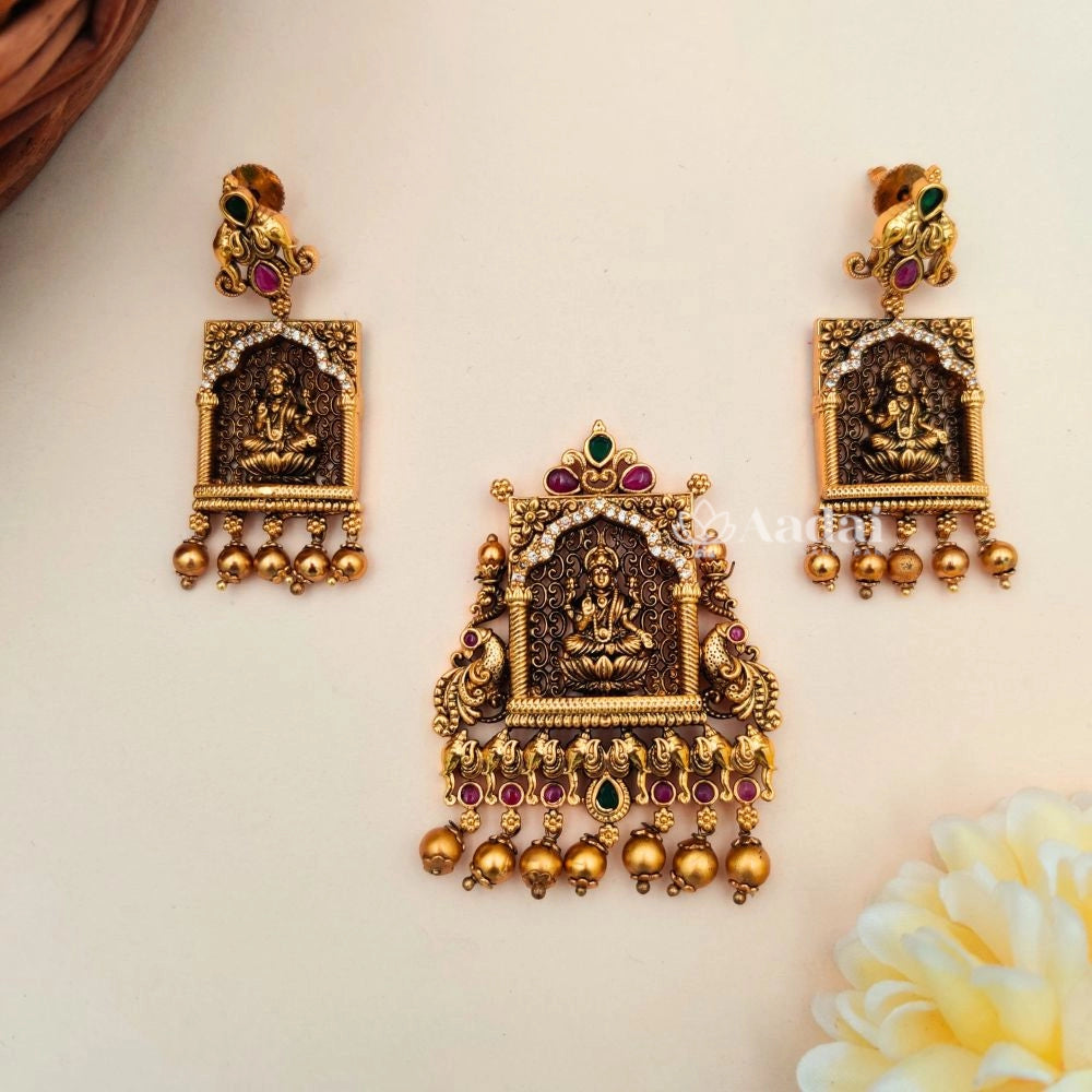 Mandapam Antique Lakshmi Pendant set – Aadai Alangaram