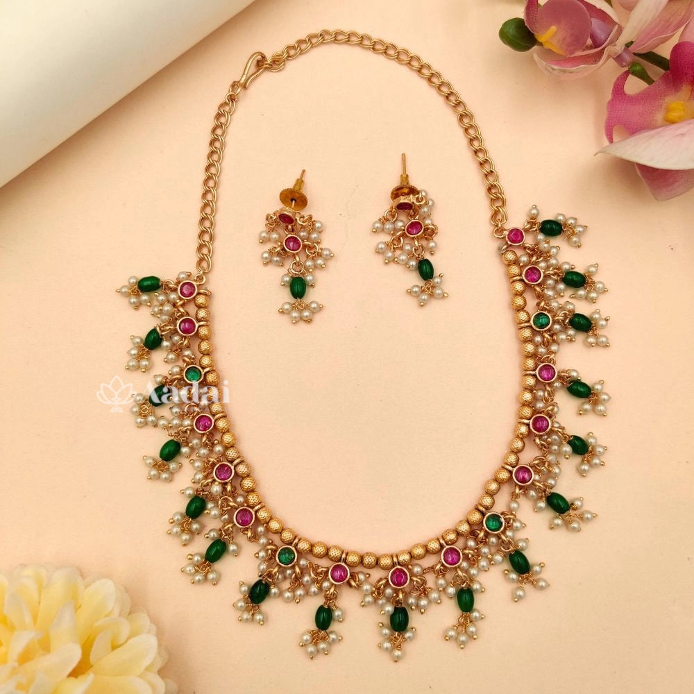 Luster Pearl Necklace - Round Stone