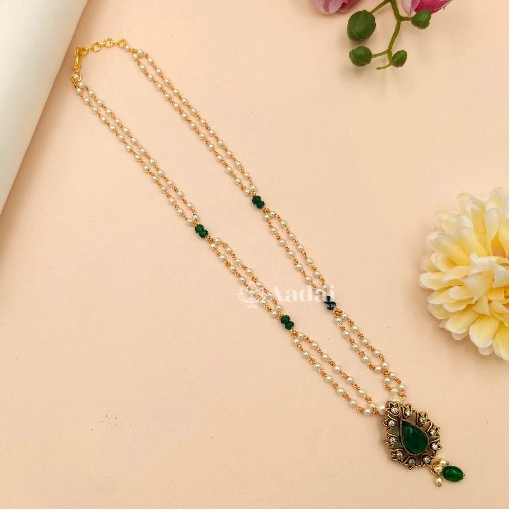 Simple Pearl Chain