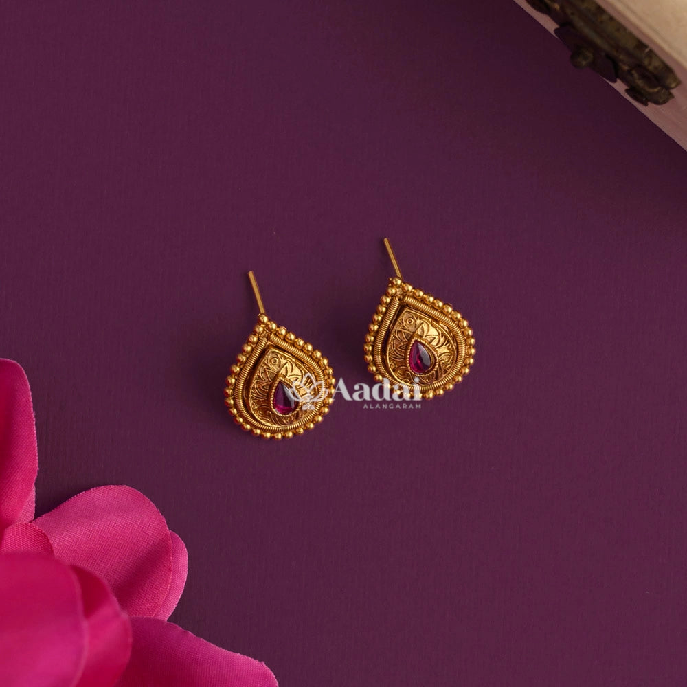 Govi Shape Simple Pendant Chain Set