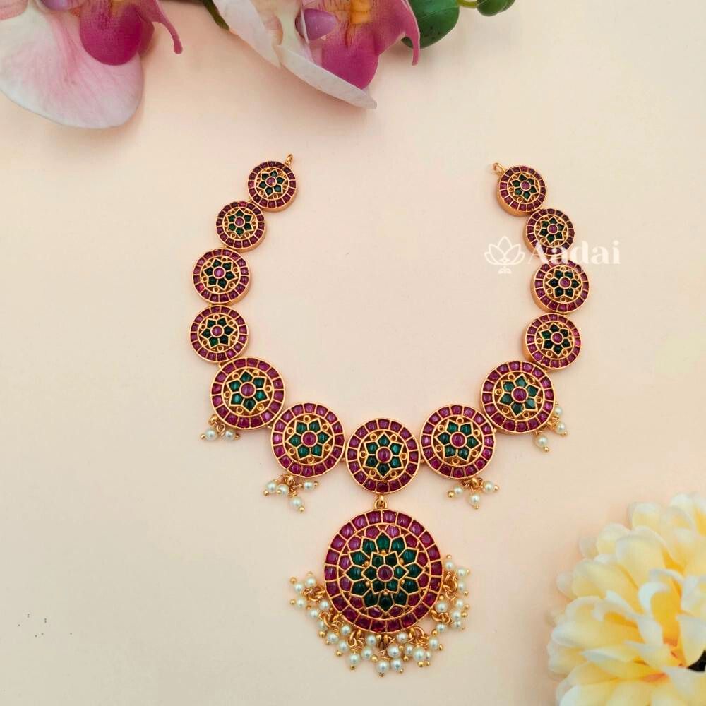 Classic traditional Kemp necklace - RUBY WITH GREEN