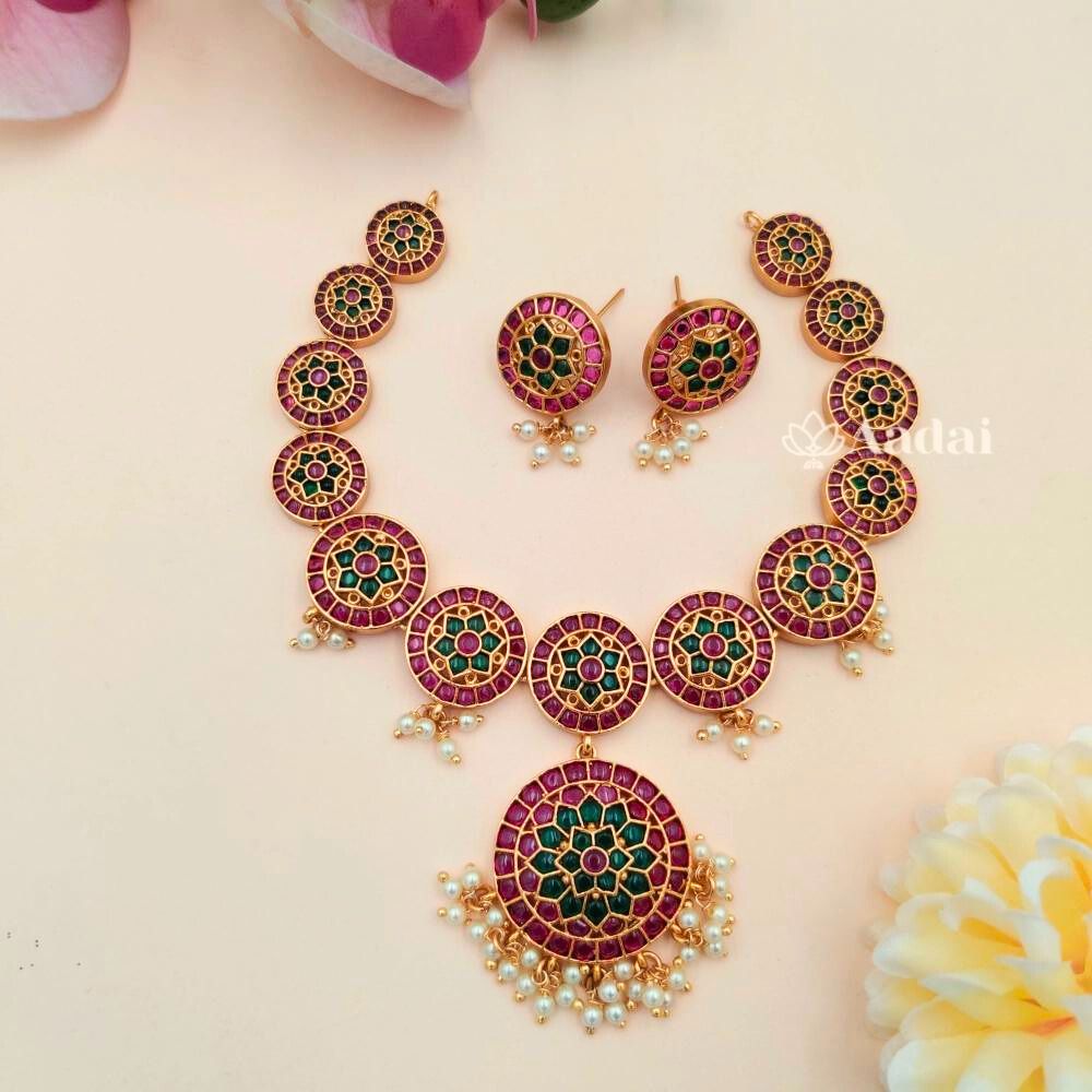 Classic traditional Kemp necklace - RUBY WITH GREEN