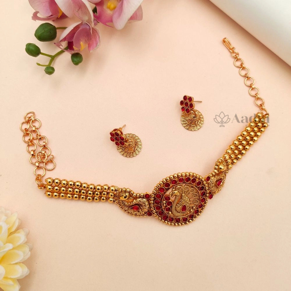 Round Peacock choker