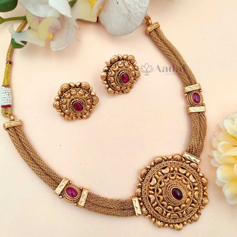 Dazzling Patterned Necklace