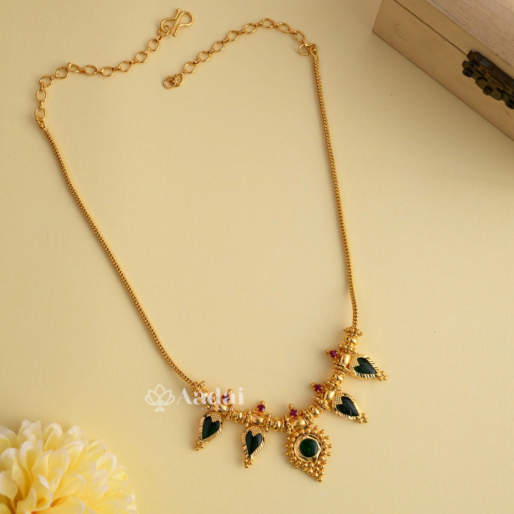 Govi Shape Palakka Necklace
