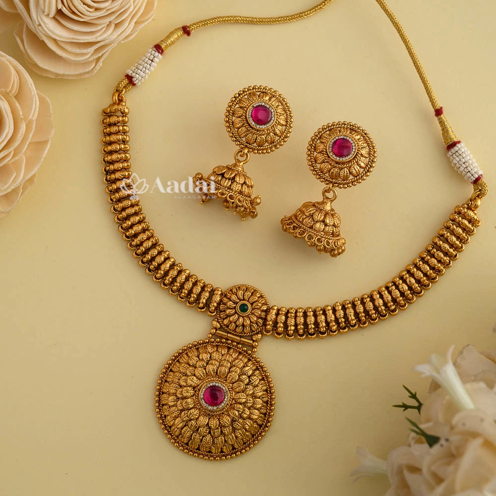 Swarovski Stone Non Idol Necklace