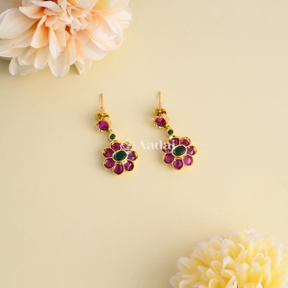 Exorbitant Kemp Floral Necklace - Multi