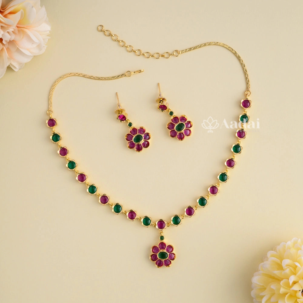 Exorbitant Kemp Floral Necklace - Multi