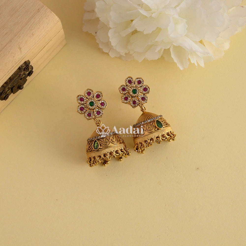 Stylish Swarovski Choker