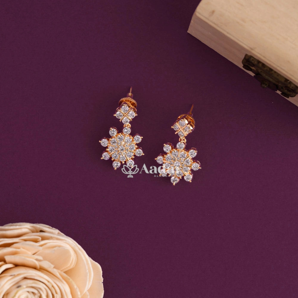 Sparkling Diamond Look Alike Necklace