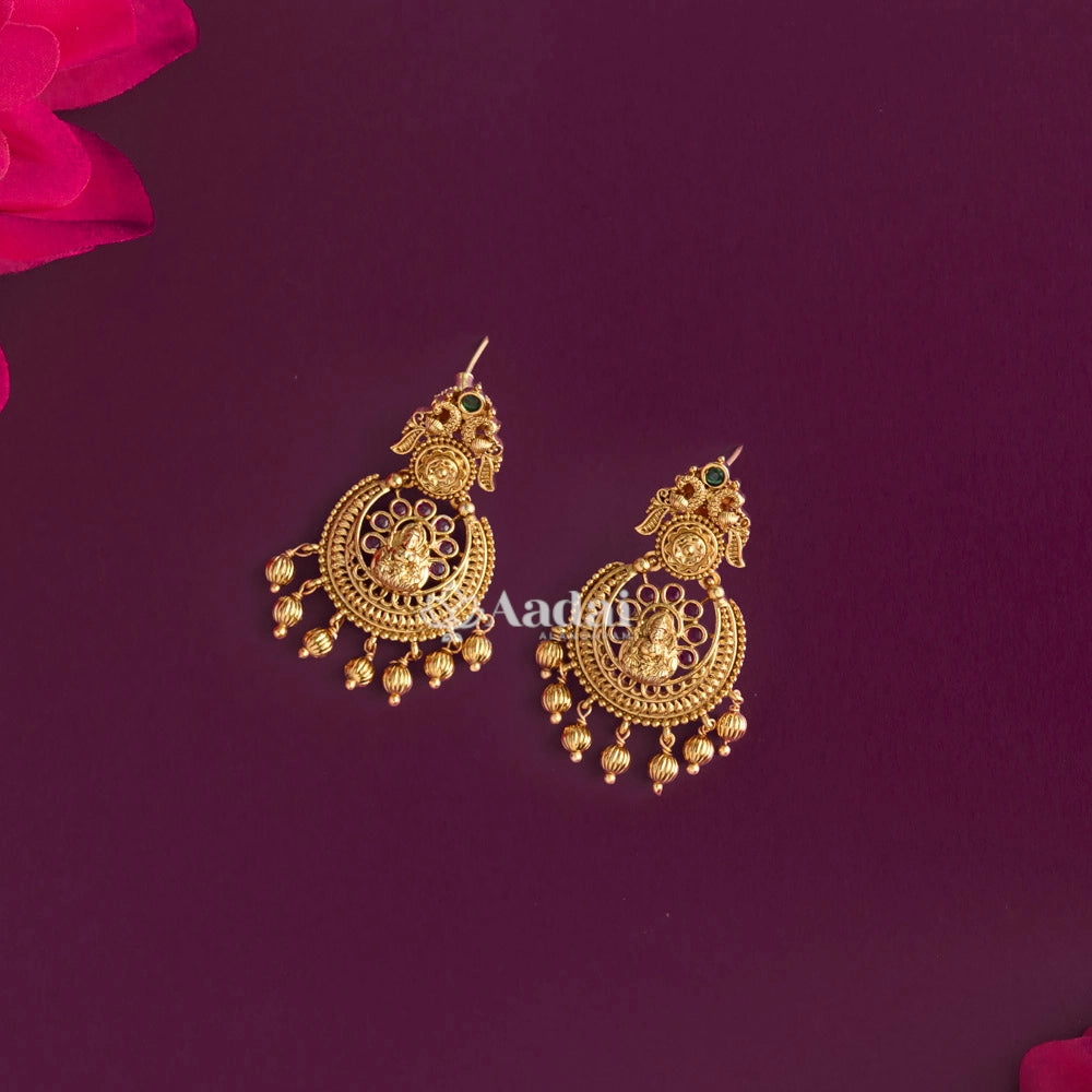 Simple Elegant Lakshmi Necklace