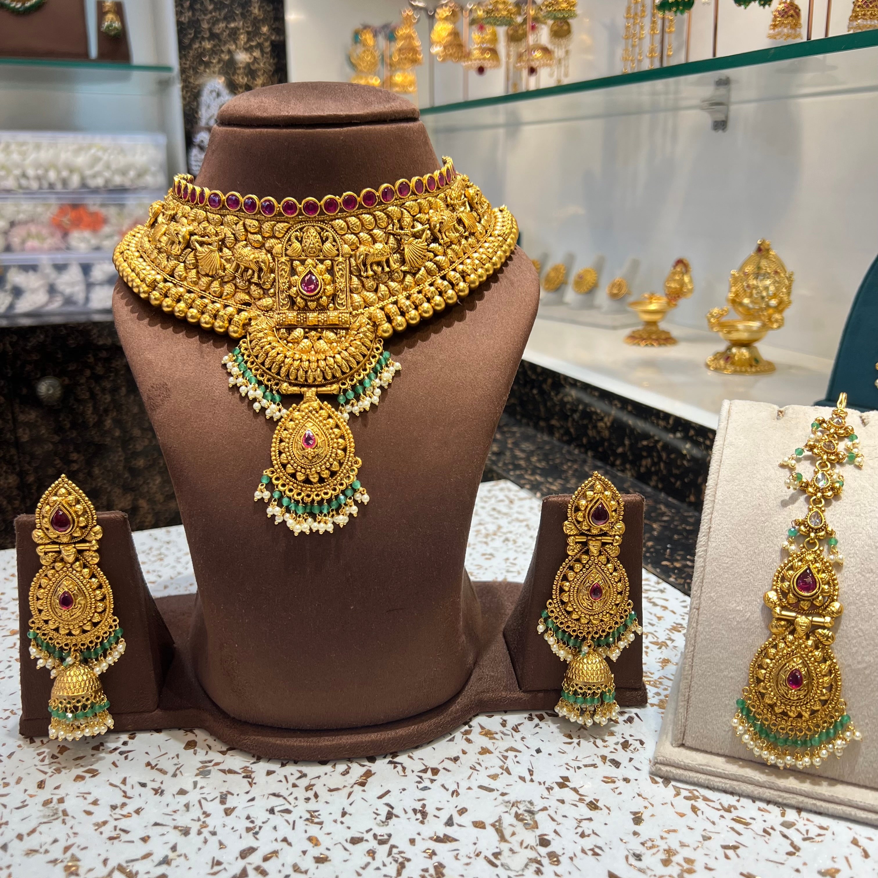 Imperial Carved Bridal Choker Combo Set