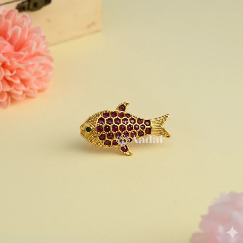 Kemp Fish Saree Pin / Brooch