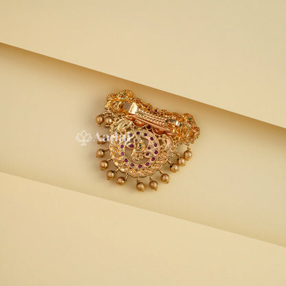 Bedizened Kemp Hari Clip