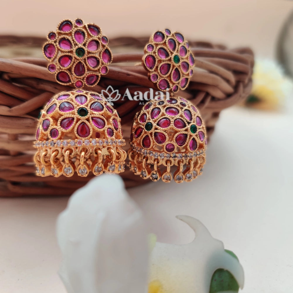 Elegant pair of Kemp roating jhumka