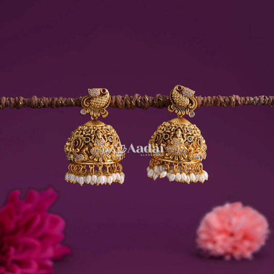 Gracious Nakshi Lakshmi Tikka 