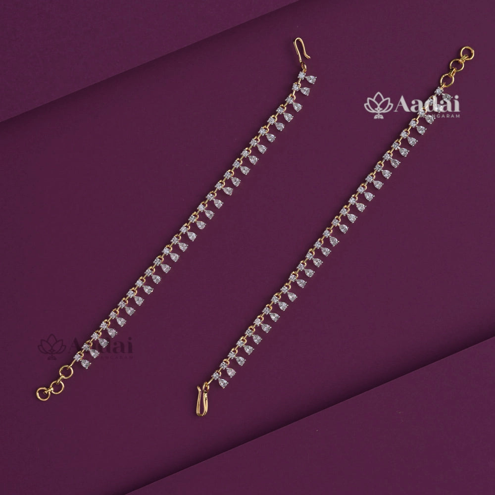 Sparlking GJ Polish Ear Chain