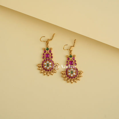 Curvaceous Kemp Hook Earring