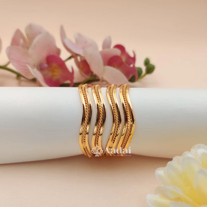 Gold Trendy Bangle