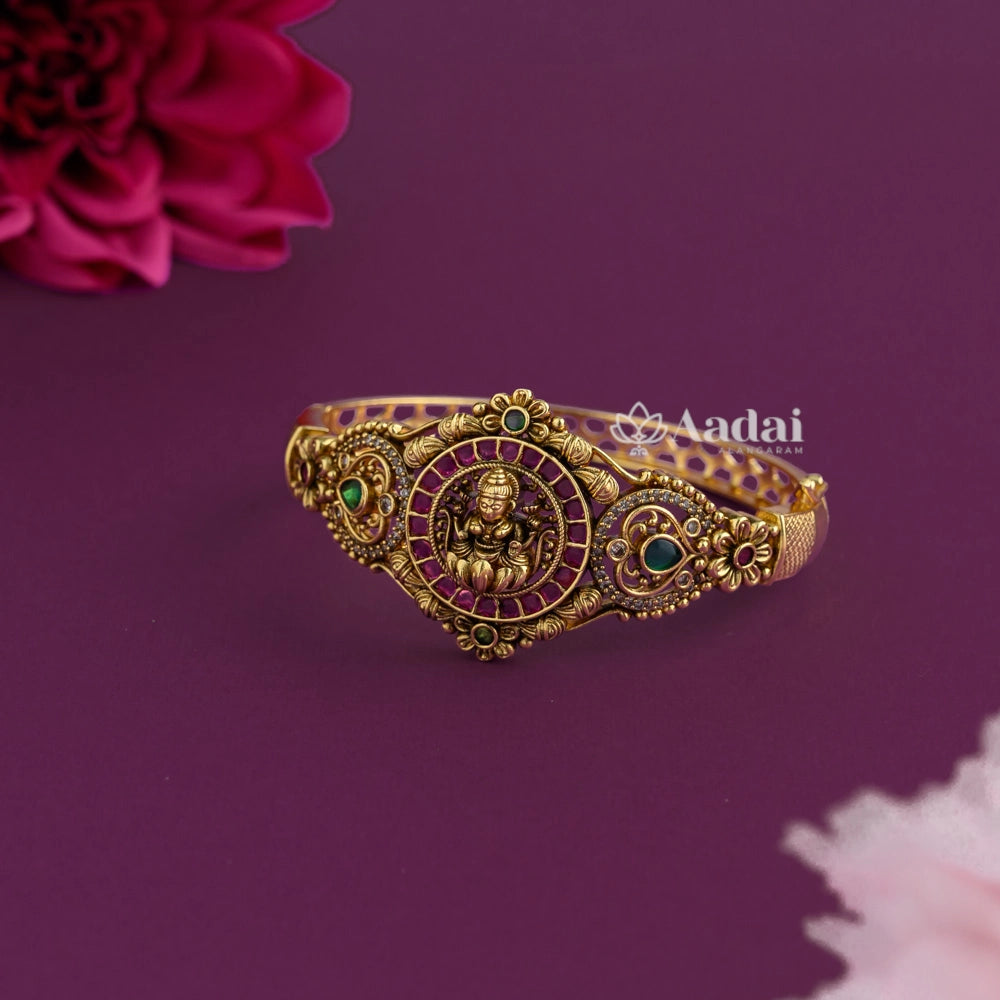 Nouvelle Lakshmi Kada Bracelet