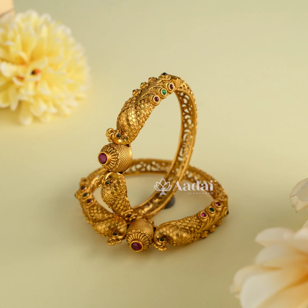 Incarnadine Royal Peacock Kada Bangle 