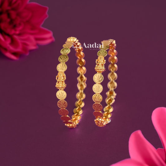 Pretentious Kasu Bangle