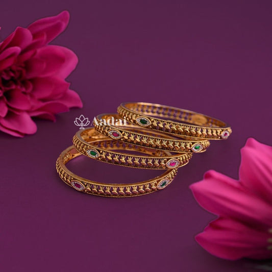 Voguish Antique With Swarovski Bangle