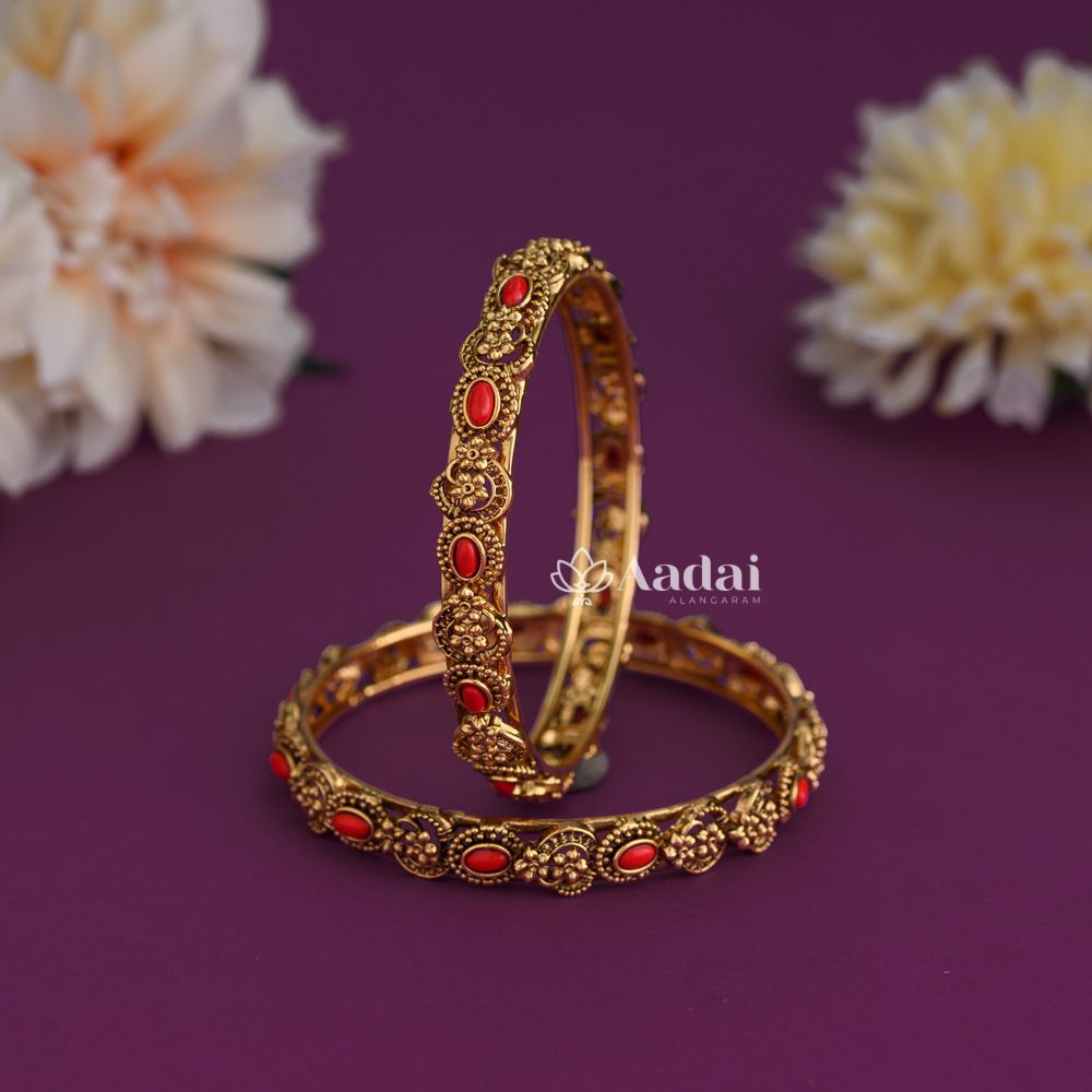 Clustered Antique Coral Bangle