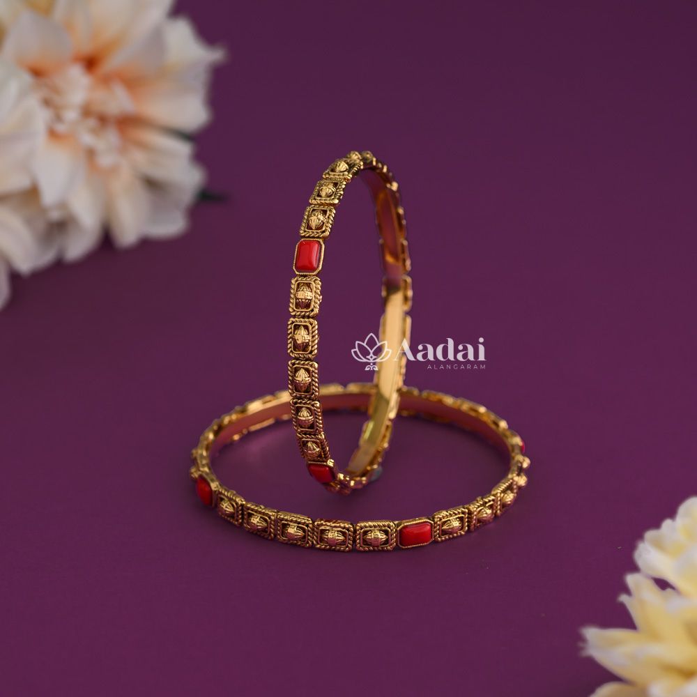 Luminara Coral Antique Bangle
