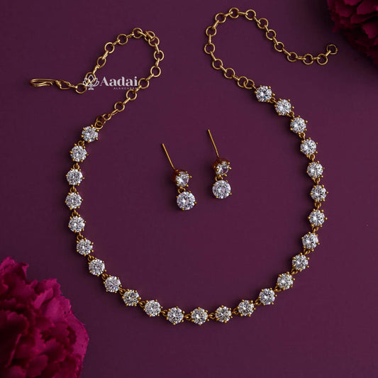 DAZZLING ICONIC NECKLACE